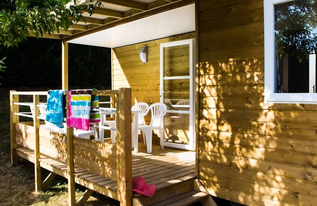 Campsite La Grappe Fleurie * - Cottage Loggia 4 people