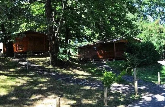 Campsite Midi Pyrenees * - Chalet 2 bedrooms 5 people