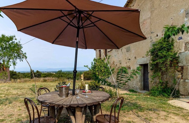 Can Camós - Country house close to the Costa Brava