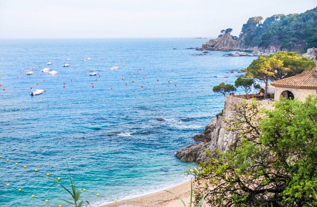 CAN TARONGETA 1-1 Modern and charming apartment close to the beach