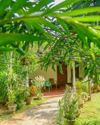 Canal Side Safari Lodge