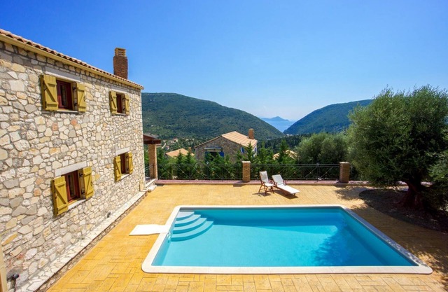 Canary Villa - Two Bedroom Villa, Sleeps 4