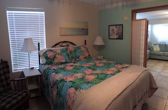 Candlelight Cottages by the Beach