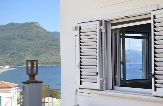 Cannicelle Apartment with sea view located inside the Residence le Ruve Bianche with swimming pool and private beach