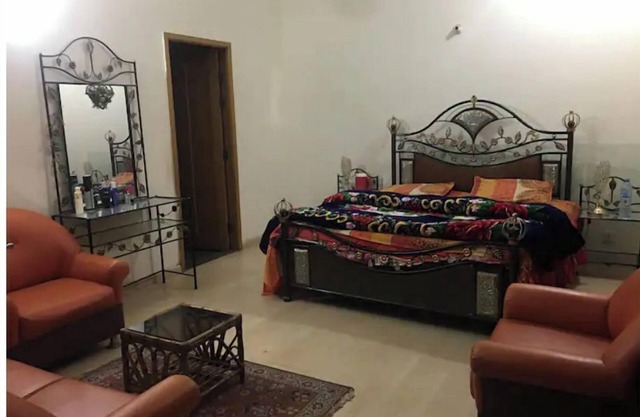 Cantt Room 03366386547