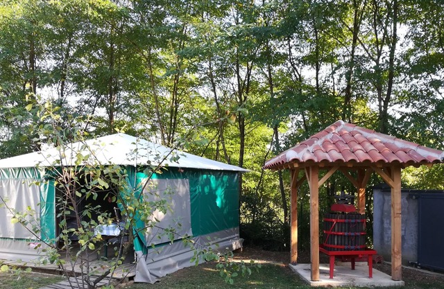 canvas bungalow 4 people semi-shaded press