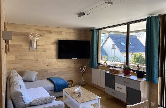 Cap#Detente cosy, bright, comfortable apartment with a beautiful view of the Capucin.