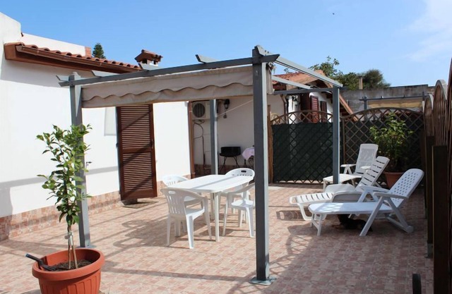 Capoterra: Apartment/flat - Capoterra loc. frutti d'oro