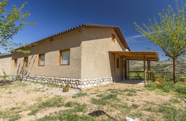 Caravan 'Bungalow 1' with Mountain View, Wi-Fi and Air Conditioning