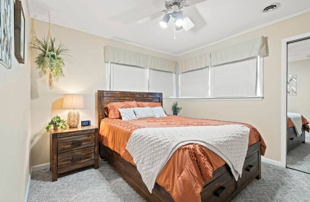 Cardinal Cottage Retreat! 4 Homes Away from beach!