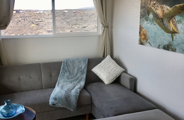 Cargo Container HomeOnTheLava~ Ocean & Volcano View Sleeps 4 ~ Julie’s Sunrise