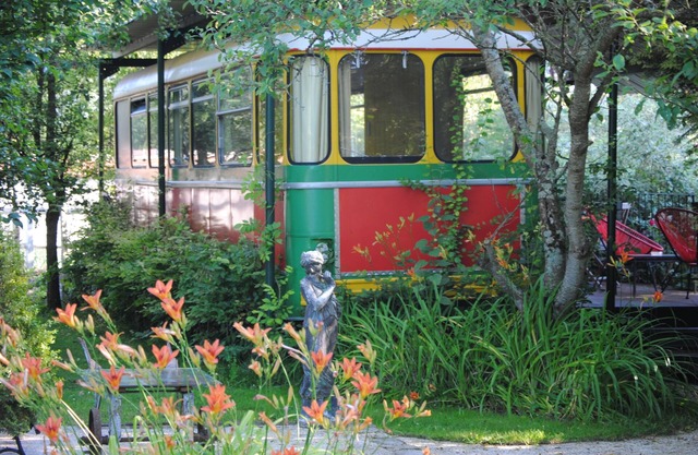 Carriage-Bus insolite-Ensuite with Jet bath-Panoramic-Garden view