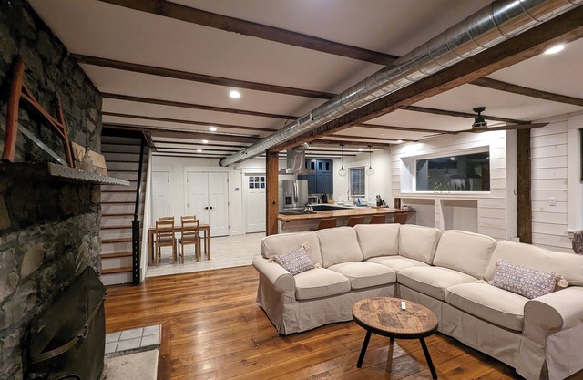 Carriage House Apartment Close to Legoland NY