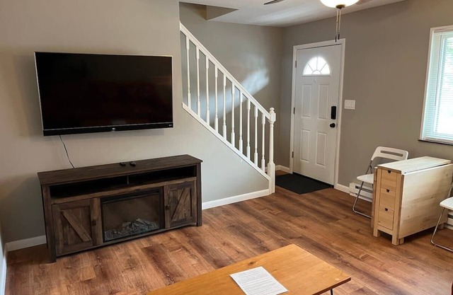 Carter #3, Two bedroom unit near Xavier, Downtown
