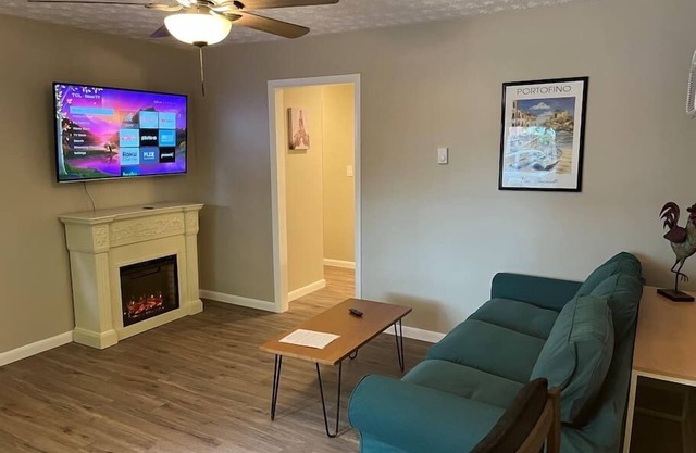 Carter #6, Two Bedroom Apartment near Xavier