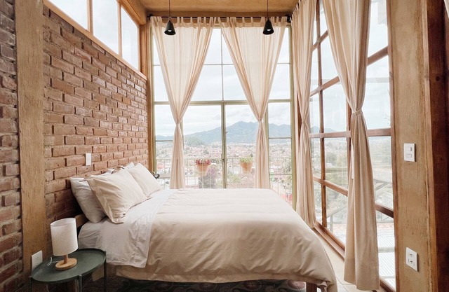 Casa Ocaso: downtown, rooftop terrace, amazing view of San Cristobal!