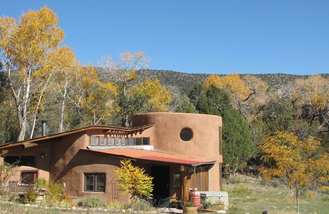 Casa Ambrosia: Unique Adobe Home with Mountain Views in a Beautiful River Valley
