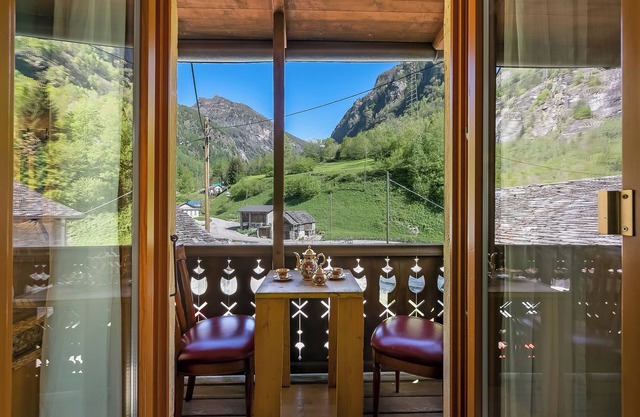 Casa Andy 2 Val Lavizzara, Piano di Peccia, Switzerland