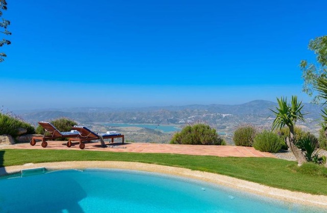 Casa Belmonte Alcaucín by Ruralidays