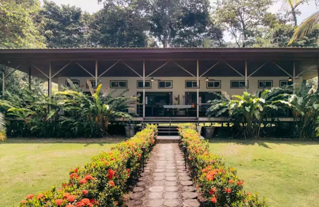 Casa Blanca- Ocean view, couples & family friendly