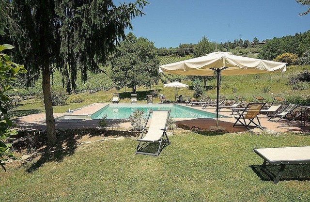 Casa Camomilla D: A characteristic and welcoming one-story independent house surrounded by meadows and by green hills, with Free WI-FI.