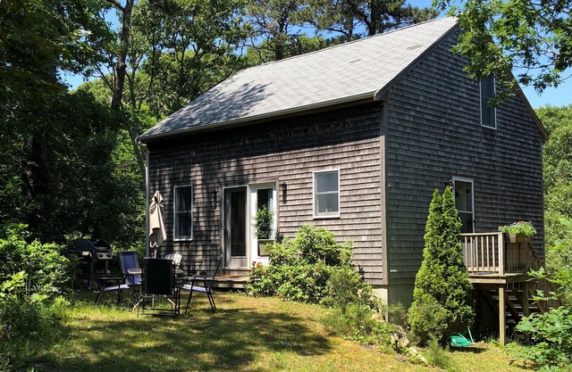 Casa Chica is a charming cottage, nestled in the woods. Think beach or R & R!