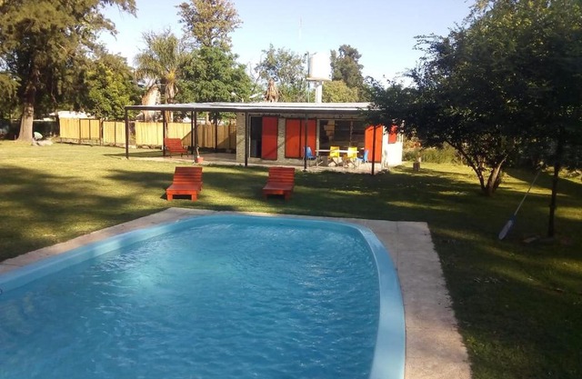 Casa con Parque, Piscina y Cancha de Futbol