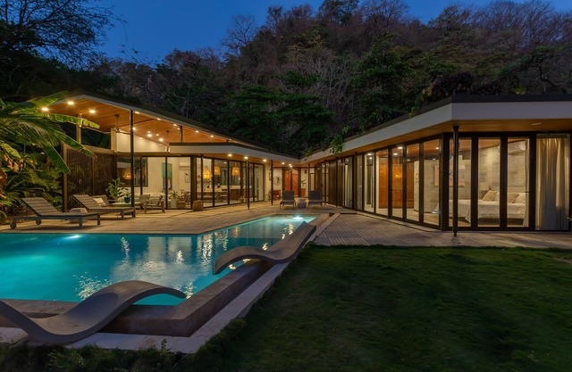 Casa Coracali - Playa Hermosa Unique architectural beachfront home