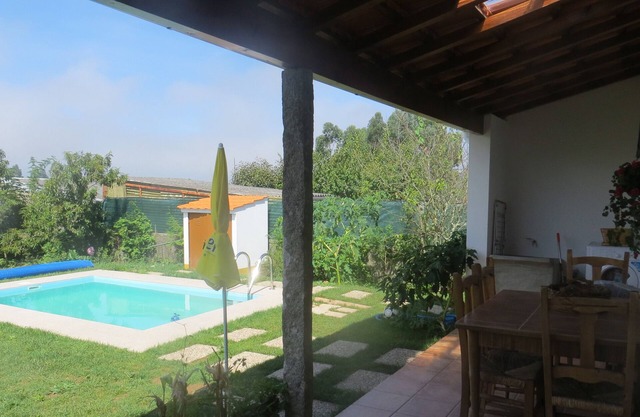 Casa da Avó, with swimming pool and beaches 2km away, up to 5 people, pets welcome.