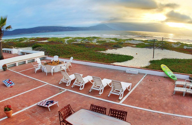 Casa de Arte - Gorgeous Ocean Front Beach Home