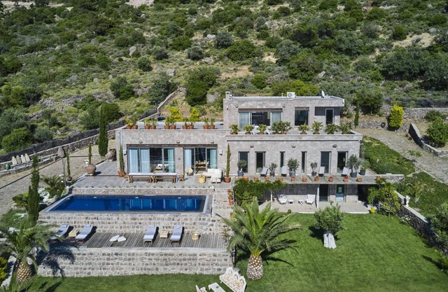 Casa De Bagale Stone House