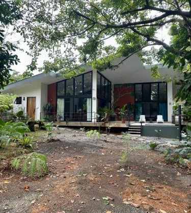 Casa de Bosque con Piscina