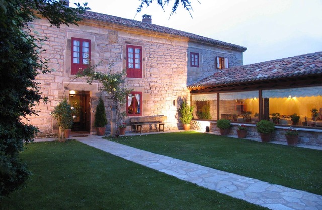 Casa de Campoo up to 33 pax. Ideal for families with children.