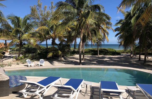 Casa De Cocos: A Private Family Friendly Beachfront House with A/C and Wifi