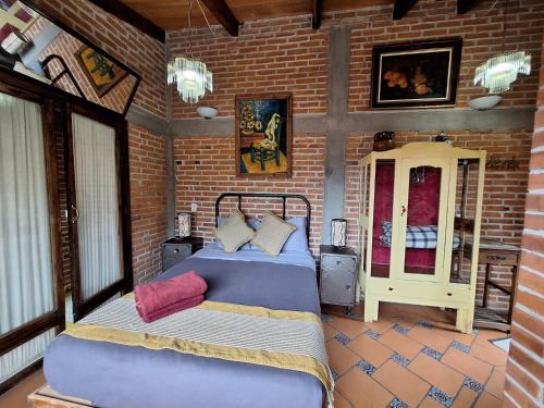 Casa del Árbol by Majikal B&B