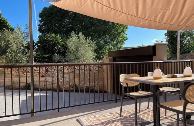 Casa del Camí, Rural House 14 min away from the Beach, Calma i Pedra group