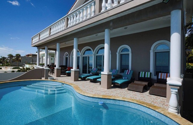 Casa del Sol 5 bedroom, by Island House Vacation Rentals