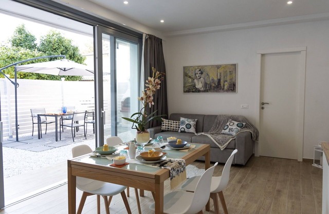 Casa Di Marty Per 9 by BelcantoVillas