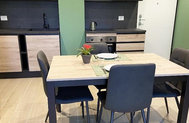 Casa di Laura mono e bilo di fronte Ospedale San Raffaele
