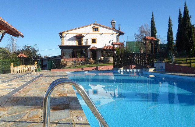 Casa El Molino - Swimming pool, Tennis court, Wi-Fi, Barbecue.Jardin