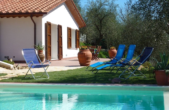 CASA ELENA - Detached house with enclosed garden, swimming pool at exclusive use
