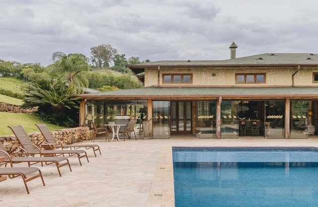 Casa em Amparo com Piscina e Conforto