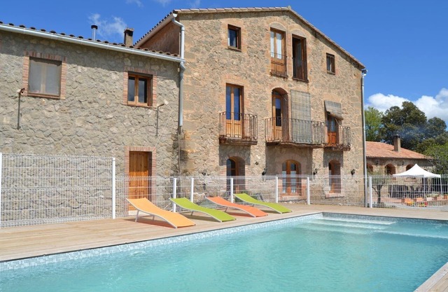 Casa Fabregás - BIG Catalan limestone house with a splendid view over the valley