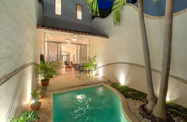Casa Gatita, Santiago Stunner with Garage
