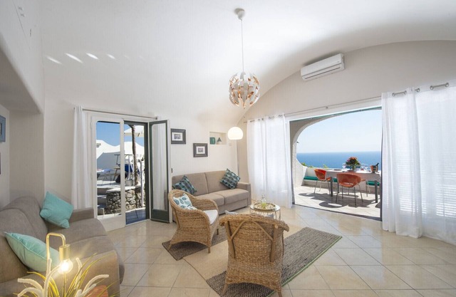 Casa Giovannina - charming fisherman's house with stunning views