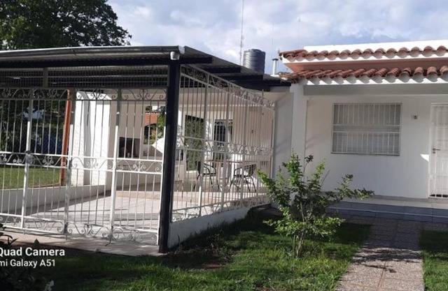 Casa hasta 10 personas.