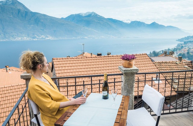 Casa Il Terrazzino Lake Como detached house on two levels