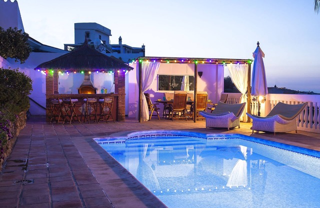 Casa Lillotte: Scenic Hillside Villa with Private Pool and Nearby Beaches