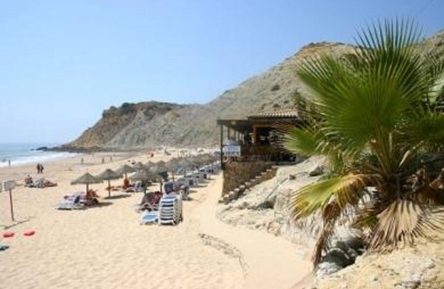 Casa Lisa - fisherman's cottage, Burgau, 1 min to beach sleeps 2/4+ baby