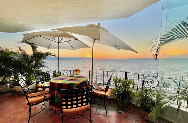 Casa McMullen - Most Sought After Beachfront Property